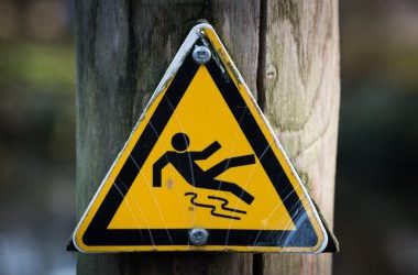 sign-slippery-wet-caution-4341.jpg